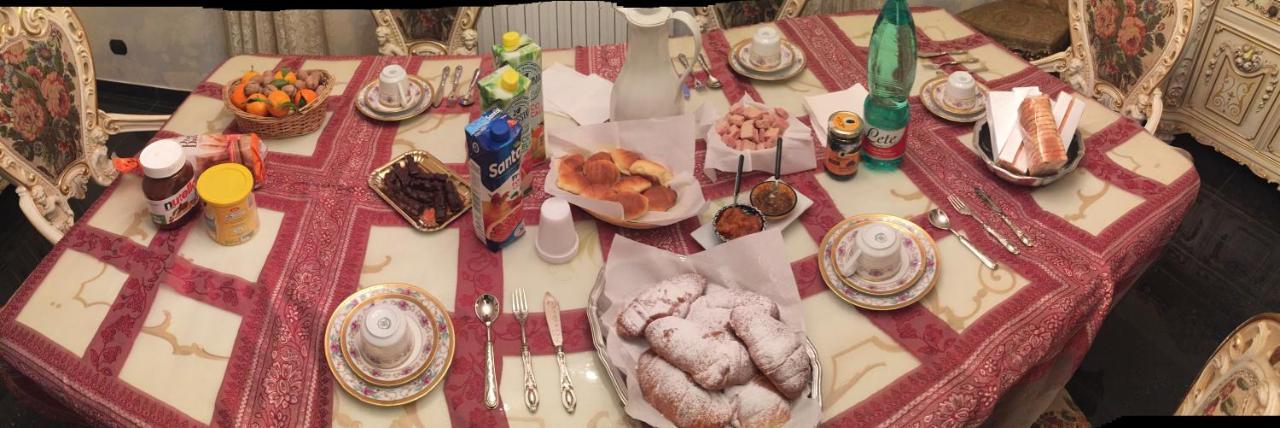 Colazione Da Lolly Bed & Breakfast เนเปิลส์ ภายนอก รูปภาพ